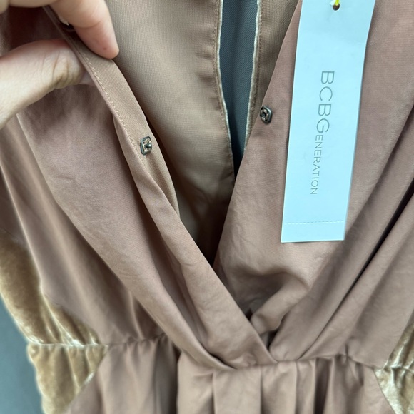 BCBGeneration Size Large Keyhole Back Tan Dress - Picture 6 of 10